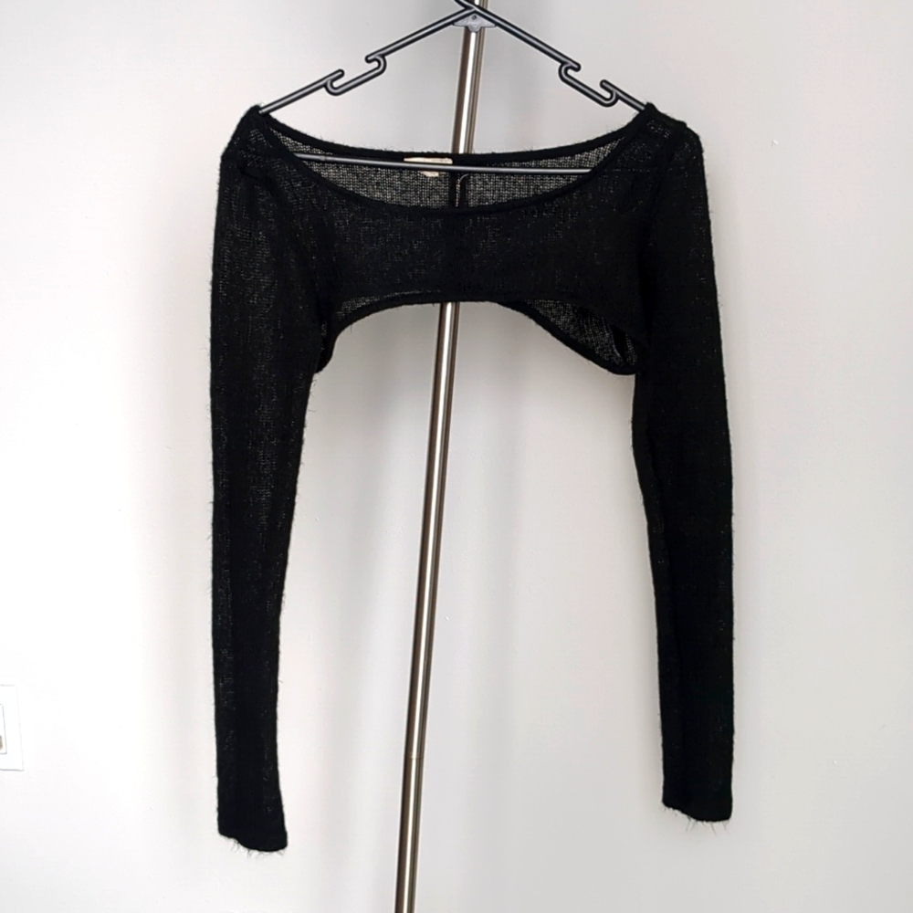 Silence + Noise Black Knit Shoulder Shrug. US Small